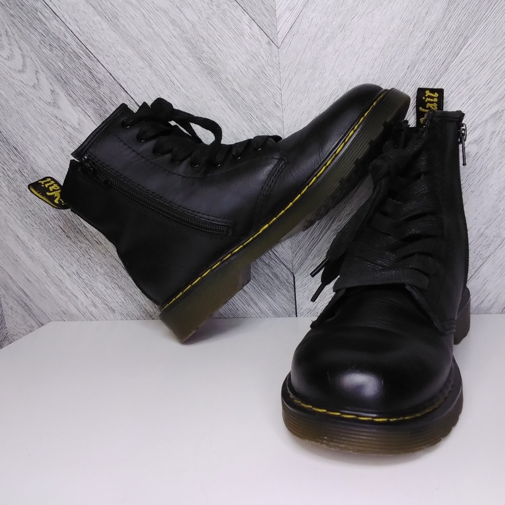 Dr.Martens 1460J SoftyT Leather Ankle Boots Unisex Sz US 4 Men/US 5 Ladies Black